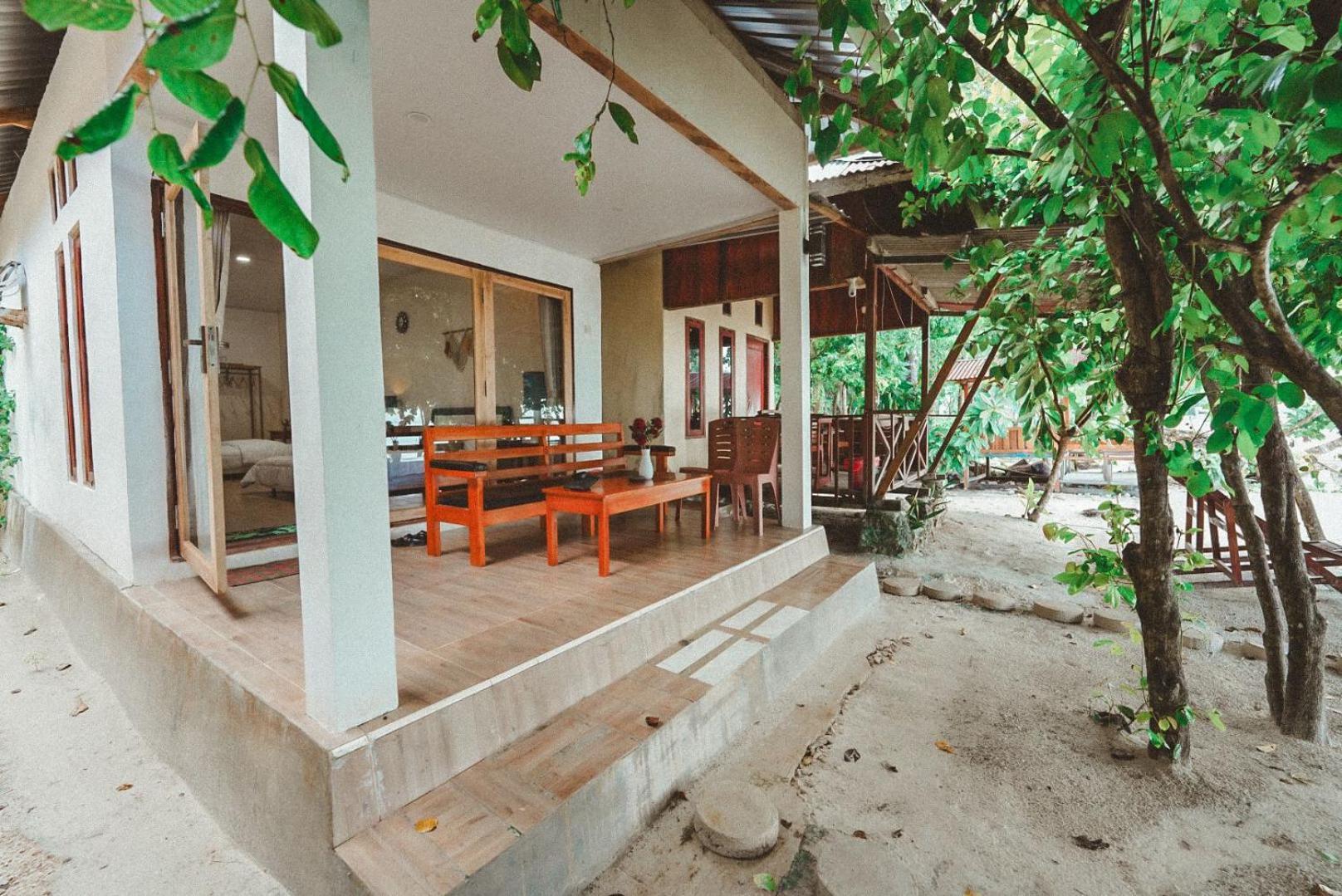 Yohana Cottage Tual Exterior photo
